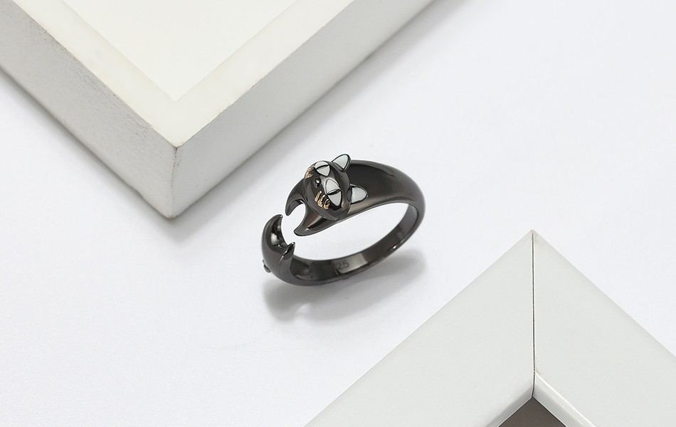 Black Cat Ring