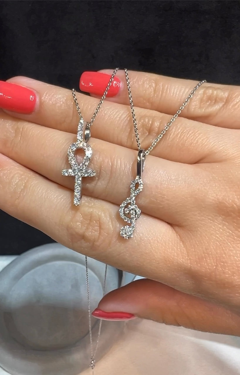 18k gold Music note pendant nacklace