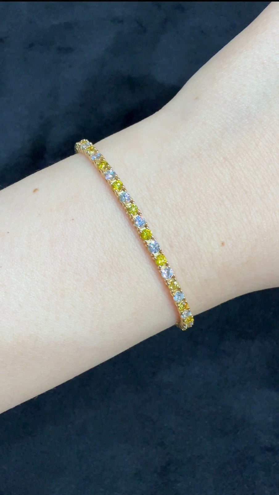 18k gold Yellow & white diamond tennis bracelet