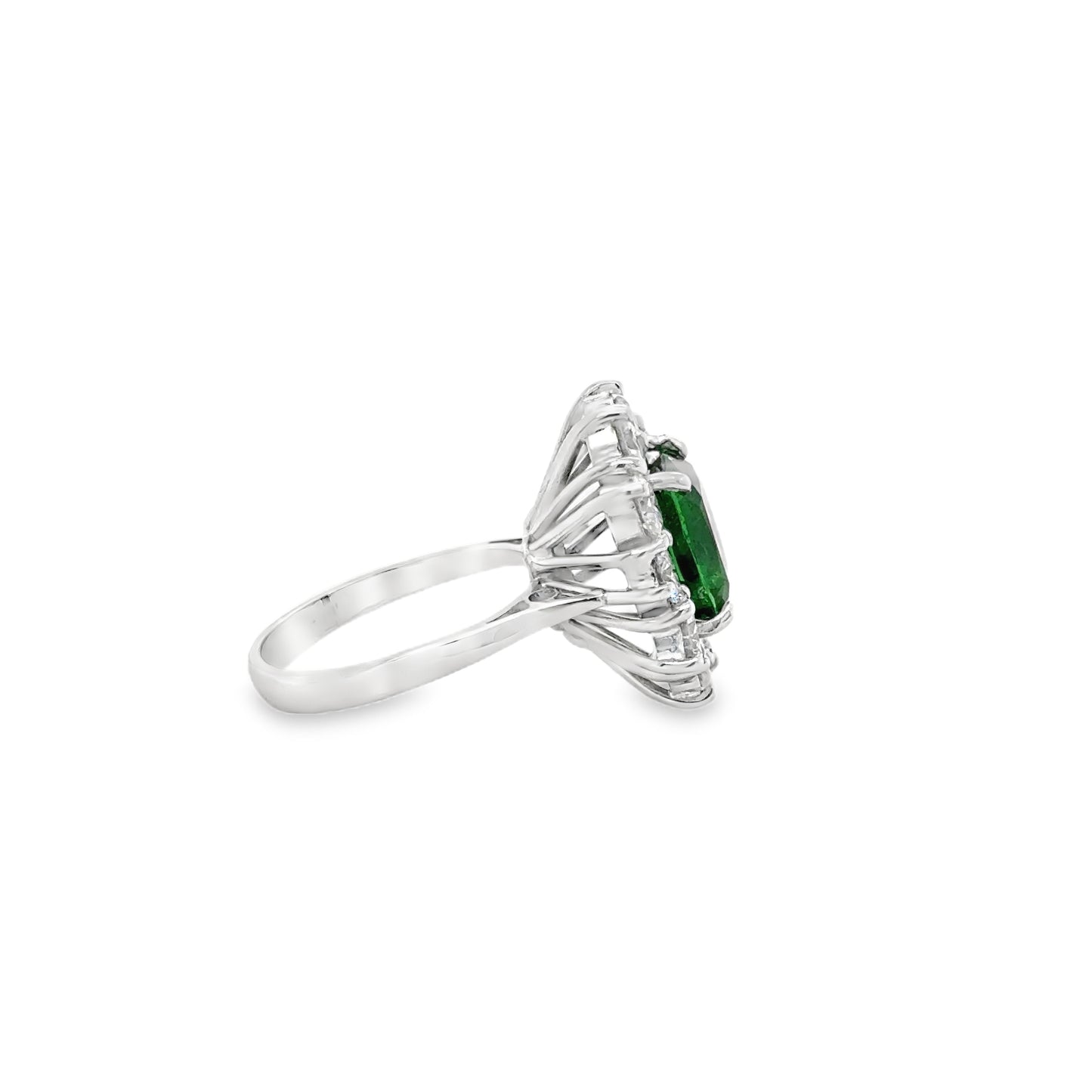 Tsavorite & diamond ring