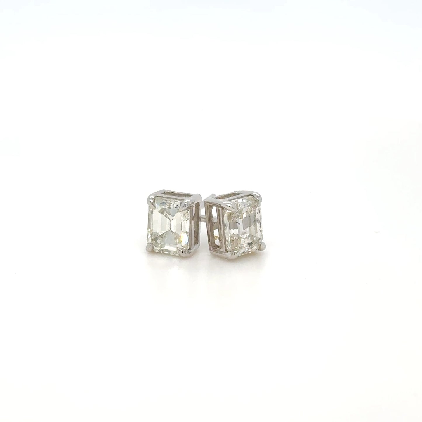 2.33 Ct. diamond stud gold earrings