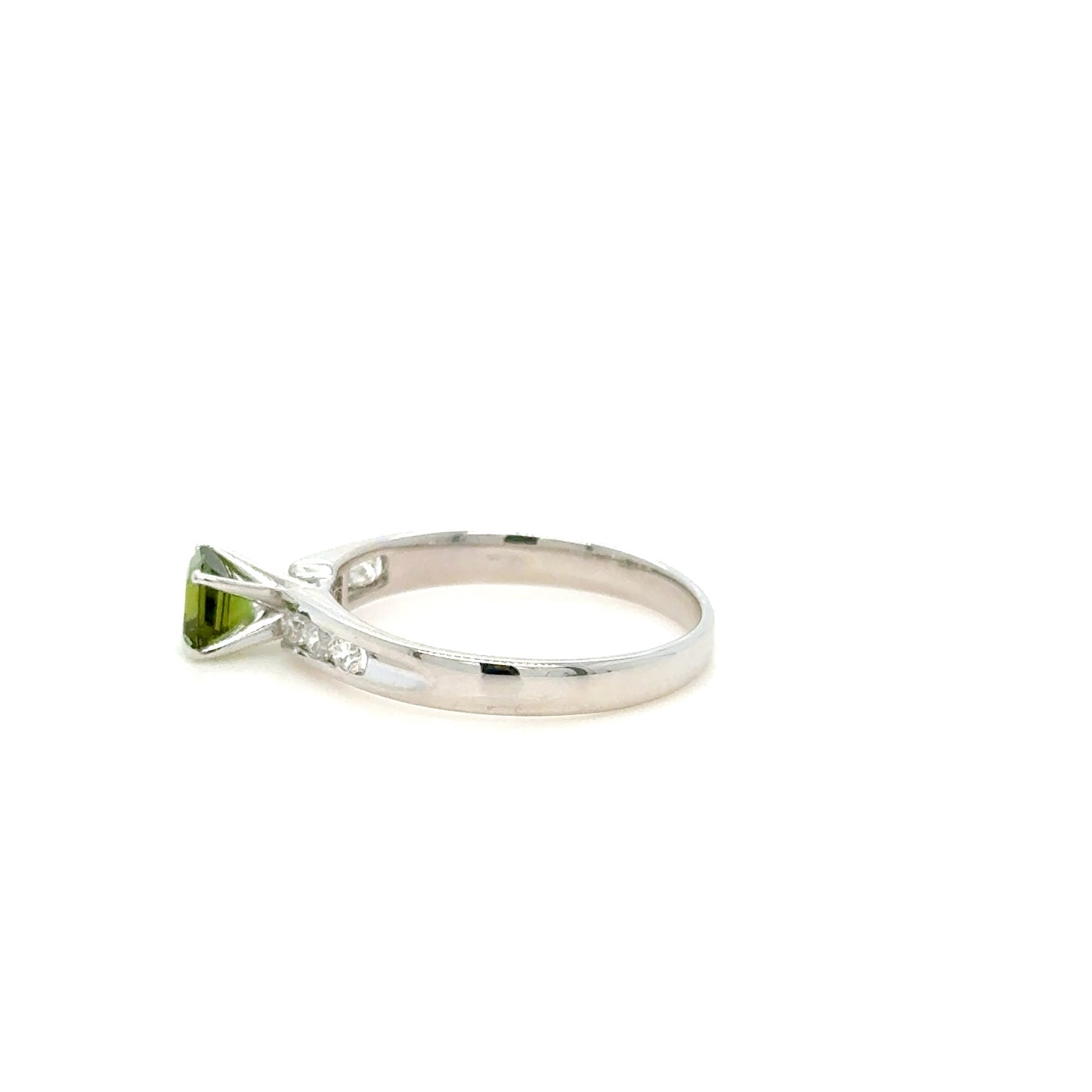18k white gold Green Tourmaline & diamond ring