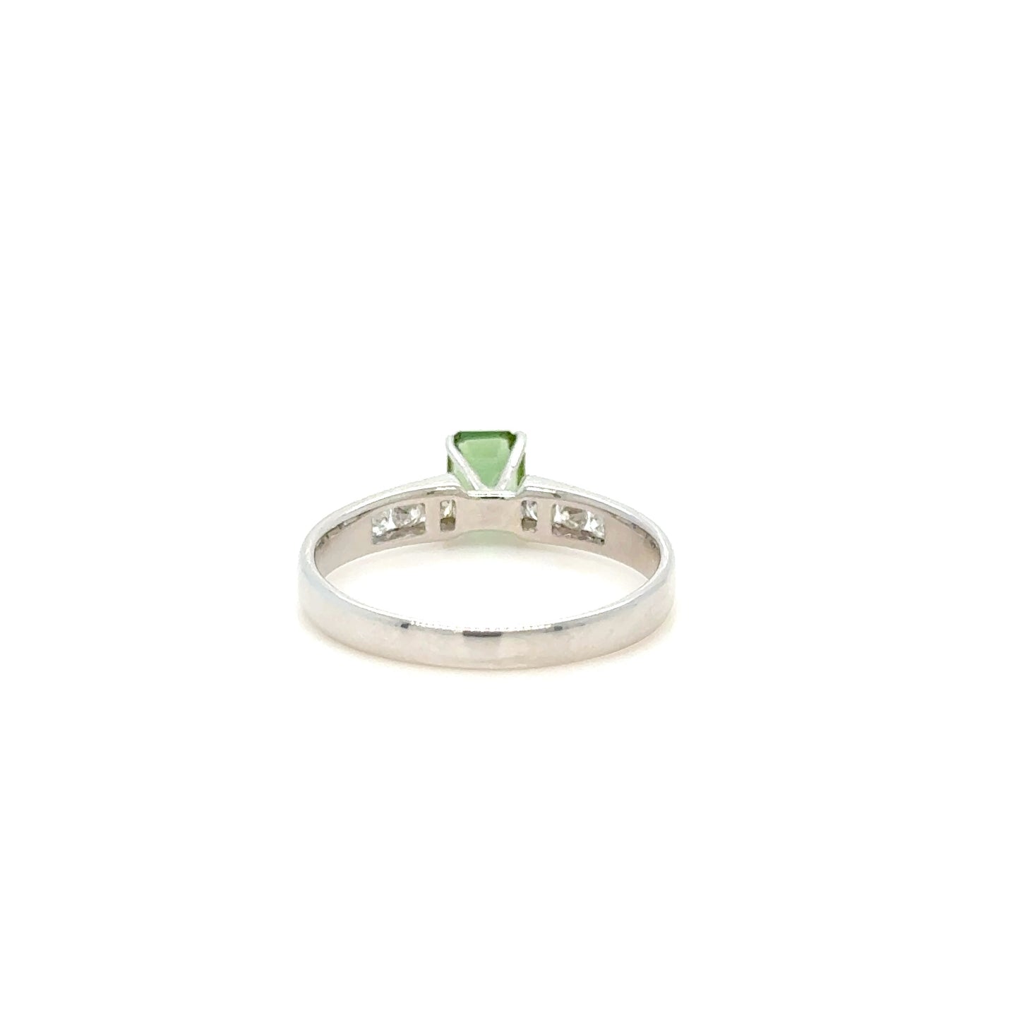 18k white gold Green Tourmaline & diamond ring