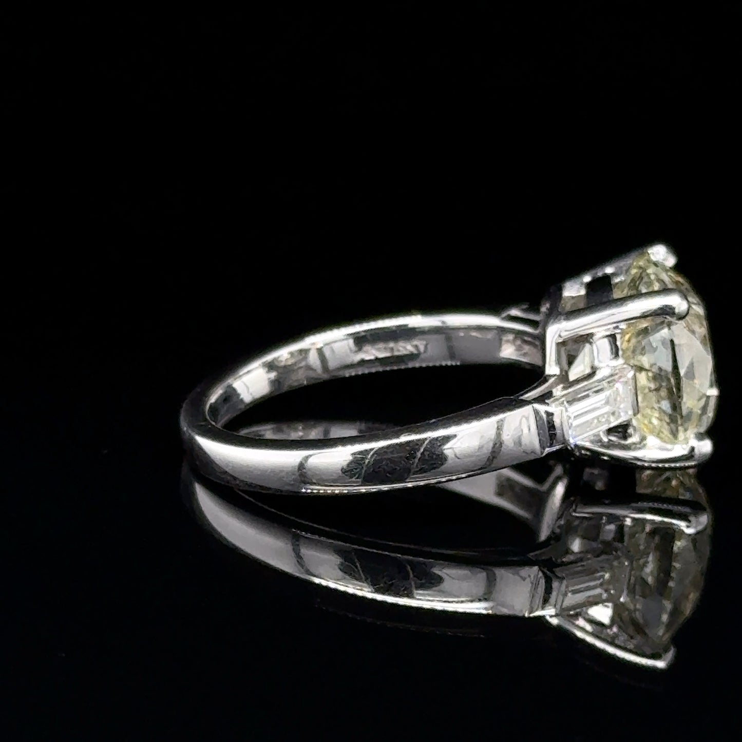 18k Gold 5Ct Old Mine Cut Diamond Ring