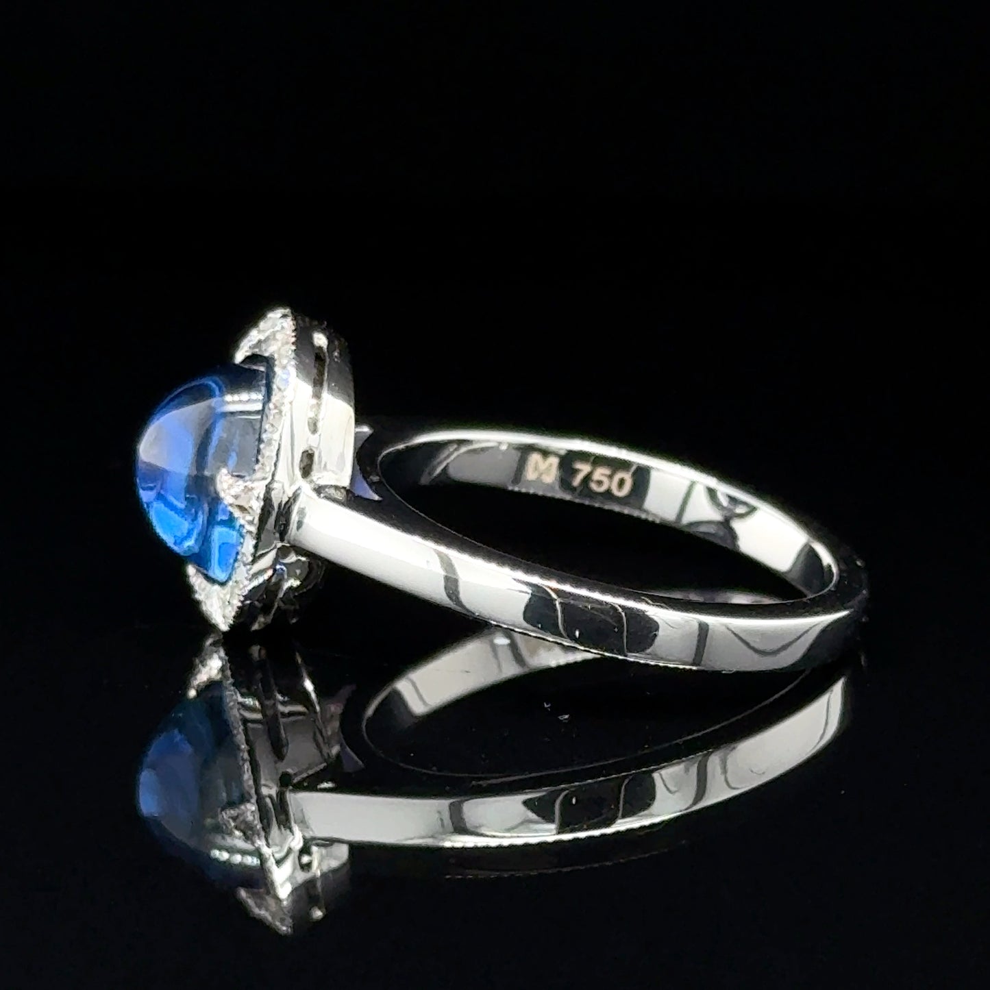 18K Gold Ceylon Cabochon Sapphire & Diamond Ring