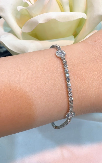 Round & Baguette Diamond Tennis Bracelet in 18K White Gold