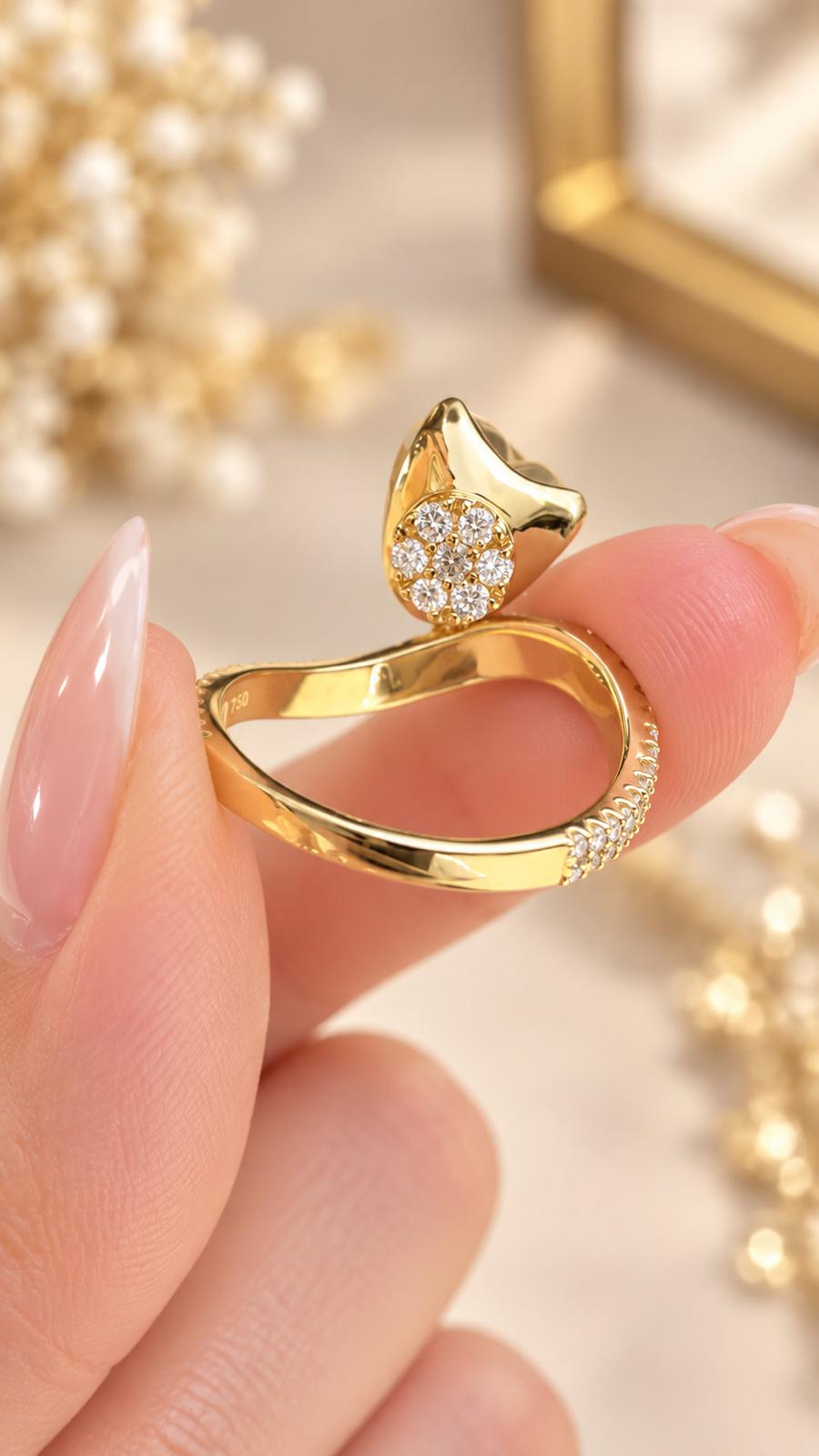 5.28 Carat Heart-Shaped Tsavorite & Diamond Ring in 18K Yellow Gold